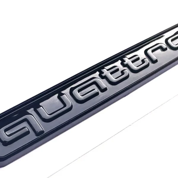 AUDI Quattro Emblem Svart