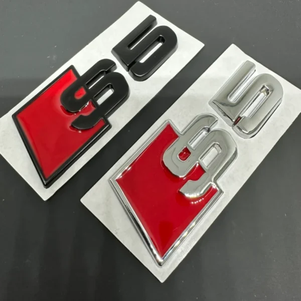 Audi modellbeteckning S5 Svart & Krom