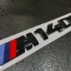 Bmw Modellbeteckning m140i Svart Motorkod M140i emblem