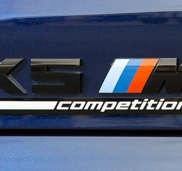 Bmw X5M Competition logo emblem Svart