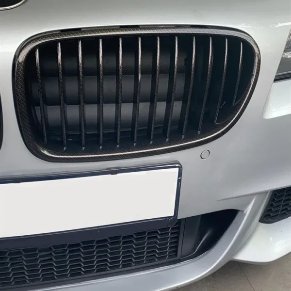 Kolfiber-look grill F10 F11