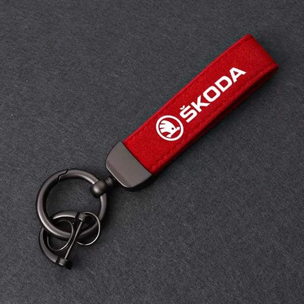 Skoda Logo Nyckelring Alcantara Röd