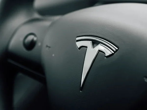 Tesla ratt emblem krom Tesla emblem "T"