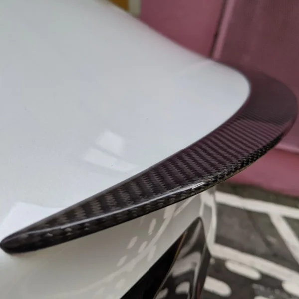 Vinge Kolfiber Model 3 Performance Tesla