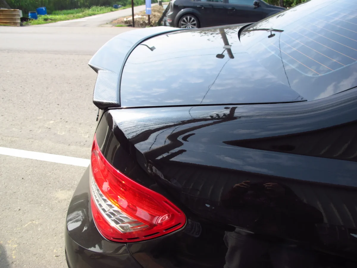 vinge Mercedes-Benz W204 spoiler V-type